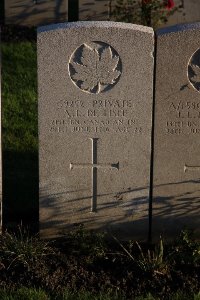 Lijssenthoek Military Cemetery - De Lisle, Albert Lemesurier